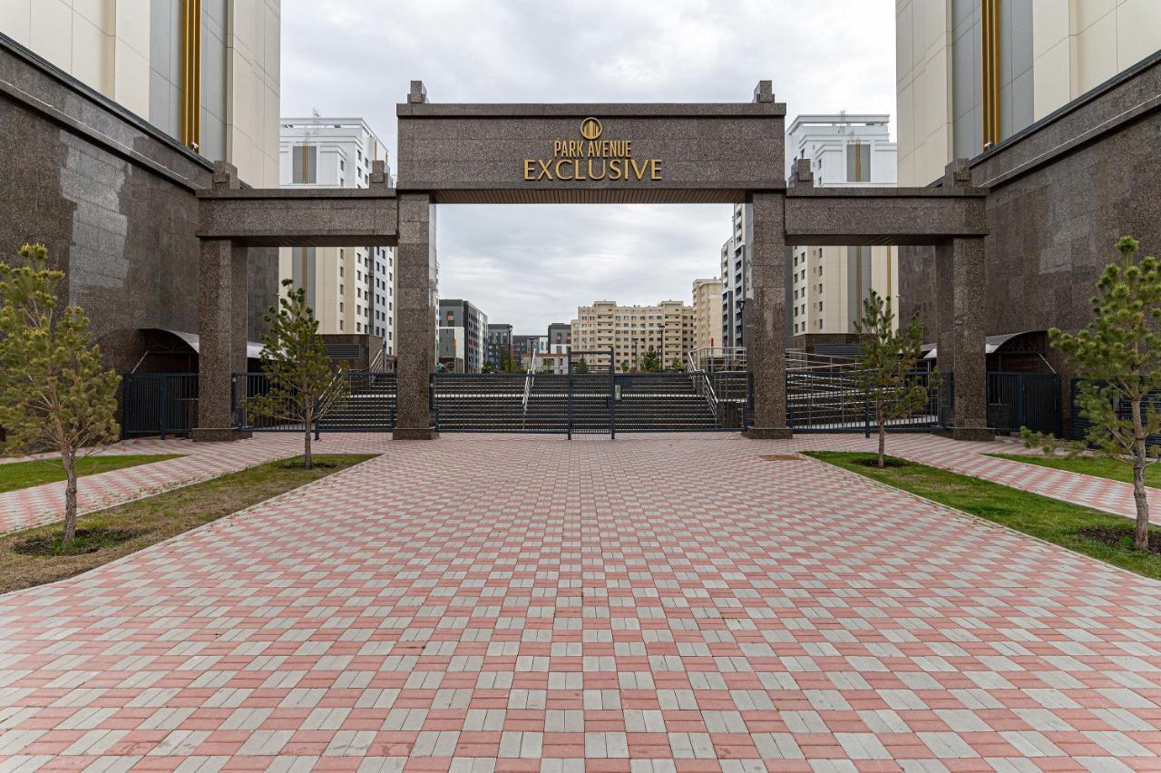 Шикарная Квартира На Против Сада Astaná Exterior foto